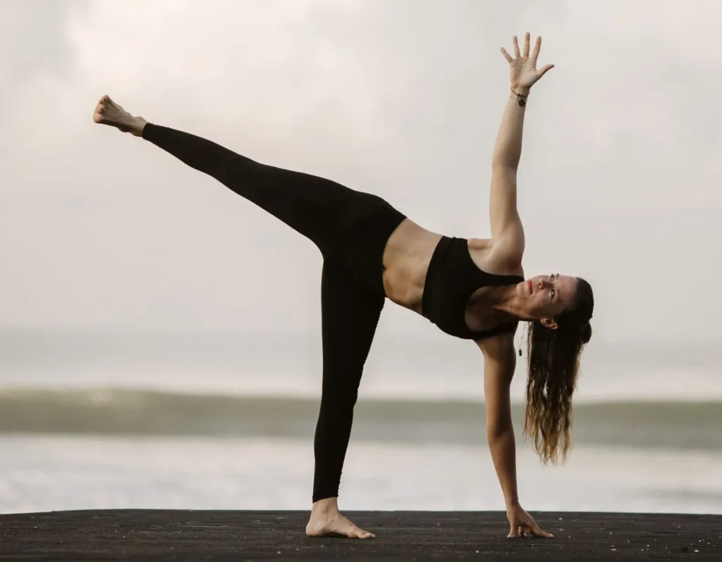Ardha Chandrasana